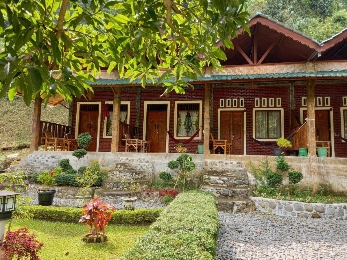 Sahnan Guest House Букіт-Лаванґ Екстер'єр фото